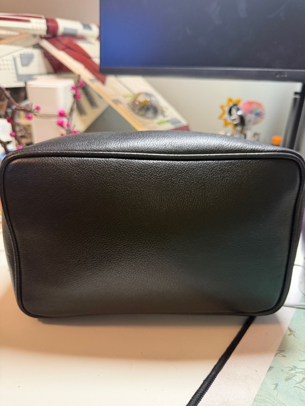 Gucci Black Leather Travel Toiletry Bag - Picture 5 of 8